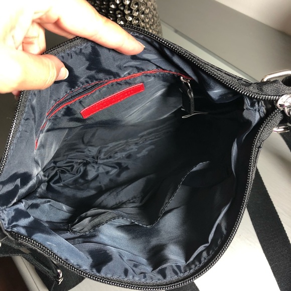 Tommy Hilfiger Flag Crossbody purse - Picture 5 of 8